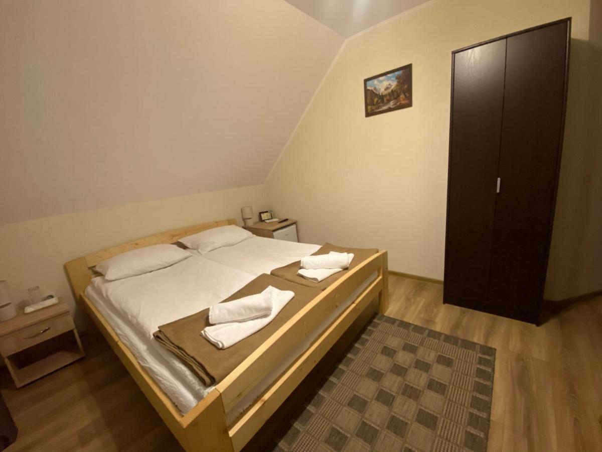 Gradics Panzio Hotel Siculeni Eksteriør billede